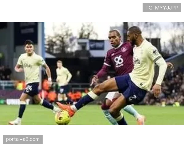 西汉姆联2-0伯恩利，结束连续15轮不胜尴尬纪录