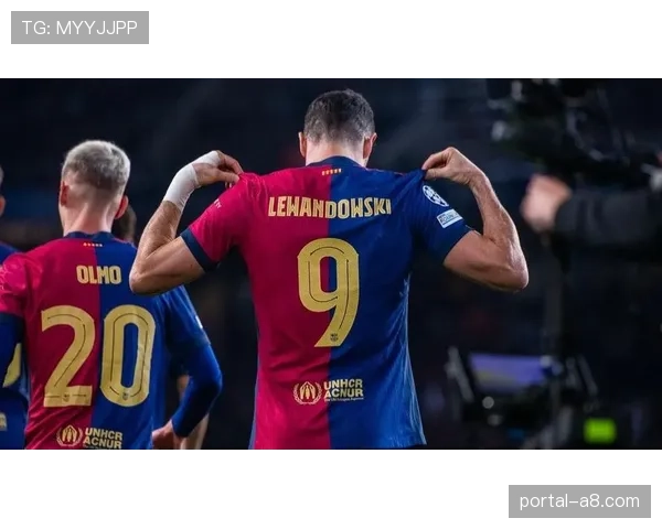 巴萨4-0大胜莱万特，莱万多夫斯基梅开二度